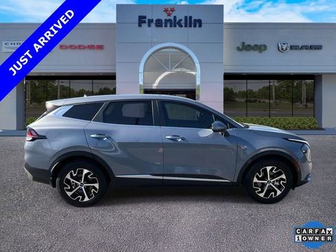 Used 2024 Kia Sportage EX FWD image 2