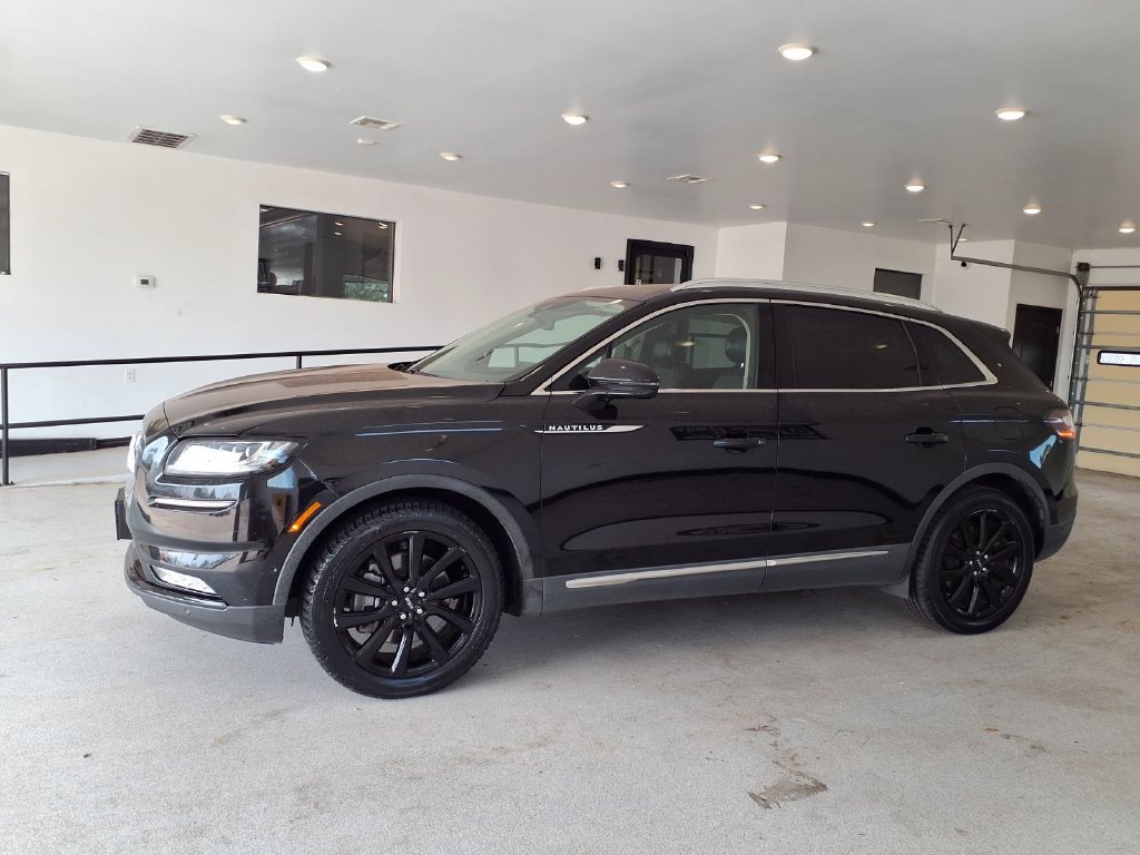 Used 2021 Lincoln Nautilus Reserve w/ Equipment Group 202A AWD/4WD image 2