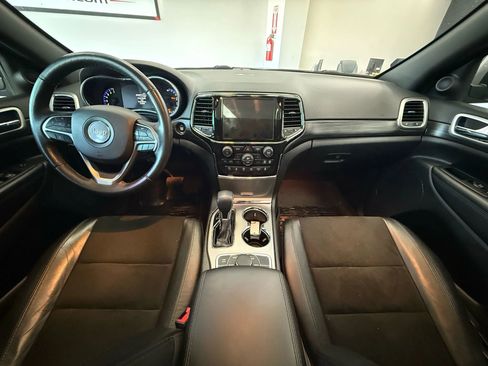 Used 2021 Jeep Grand Cherokee Altitude image 19