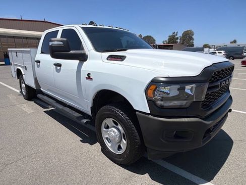 Used 2024 RAM 2500 Tradesman w/ Snow Chief Group AWD/4WD image 2