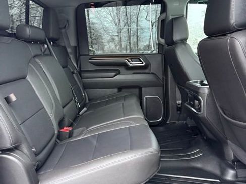 Used 2024 GMC Sierra 2500 SLT w/ SLT Premium Package image 19