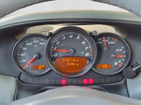 Used 2004 Porsche Boxster RWD image 8