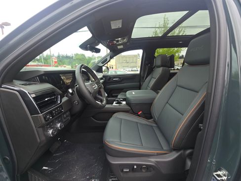New 2026 GMC Yukon AT4 AWD/4WD image 16
