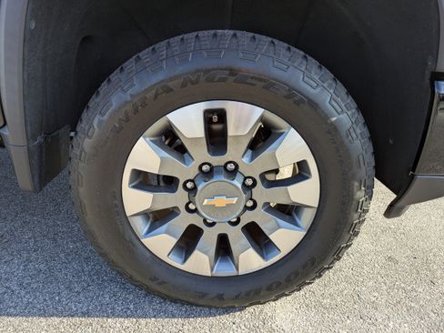 Certified 2024 Chevrolet Silverado 2500 Custom image 12