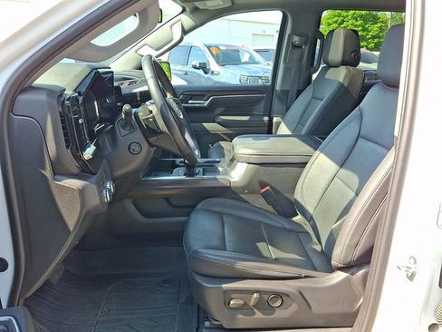 Used 2024 GMC Sierra 1500 SLT w/ SLT Premium Plus Package AWD/4WD image 8