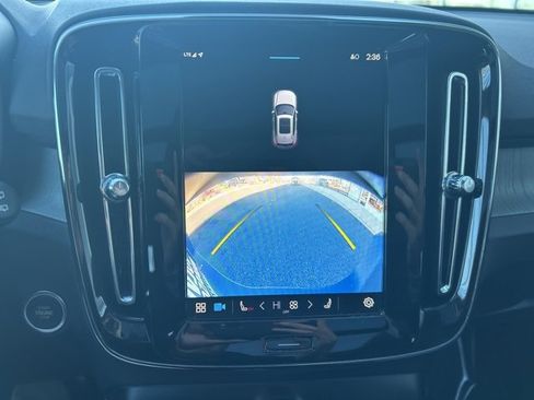 Certified 2025 Volvo XC40 B5 Plus image 23