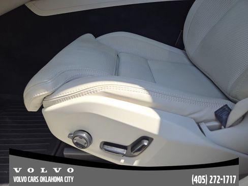 Certified 2023 Volvo XC60 B5 Ultimate w/ Climate Package AWD/4WD image 18