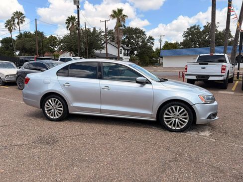 Used 2011 Volkswagen Jetta SEL FWD image 7