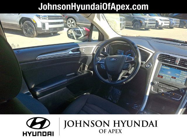 Used 2018 Ford Fusion SE w/ Fusion SE Technology Package FWD image 17
