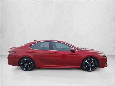 Used 2019 Toyota Camry XSE image 5