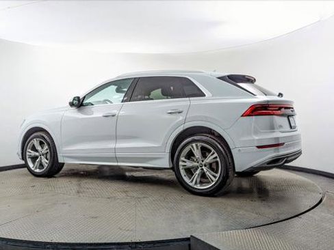 Used 2022 Audi Q8 Premium w/ Convenience Package image 6