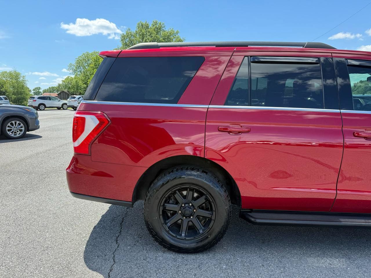 Used 2018 Ford Expedition XLT AWD/4WD image 35