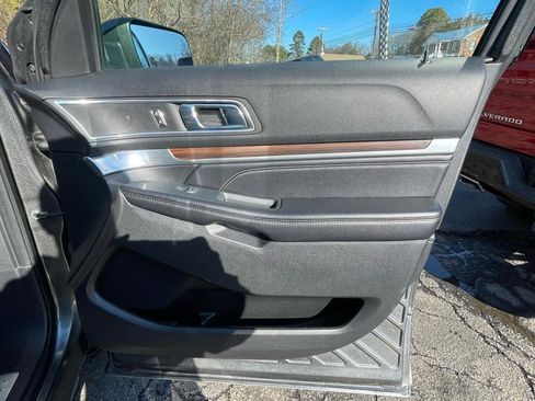 Used 2016 Ford Explorer Limited w/ Equipment Group 301A image 29