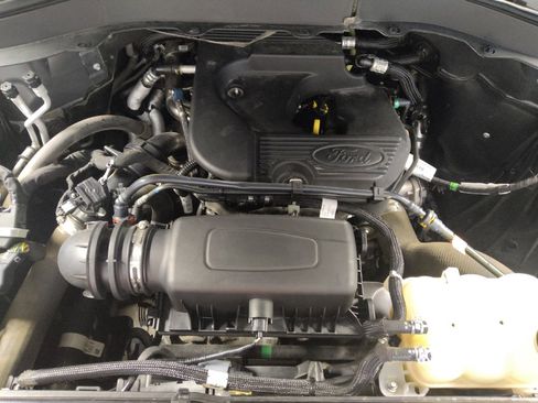 Used 2020 Ford Explorer XLT w/ Equipment Group 202A RWD image 30