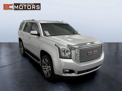 Used 2017 GMC Yukon Denali w/ Open Road Package image 7