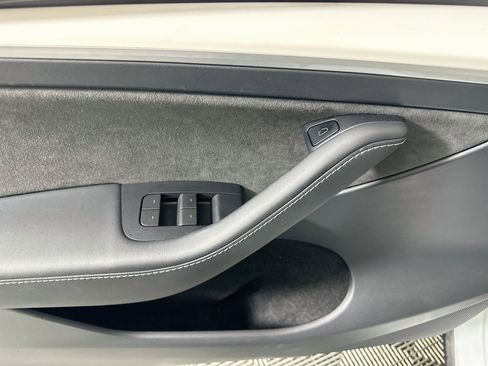 Used 2023 Tesla Model Y Performance AWD/4WD image 15
