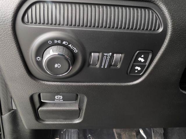 Used 2022 Jeep Wagoneer Series III w/ Premium Group I AWD/4WD image 21