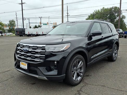 New 2026 Ford Explorer Active w/ Active Comfort Package AWD/4WD image 3