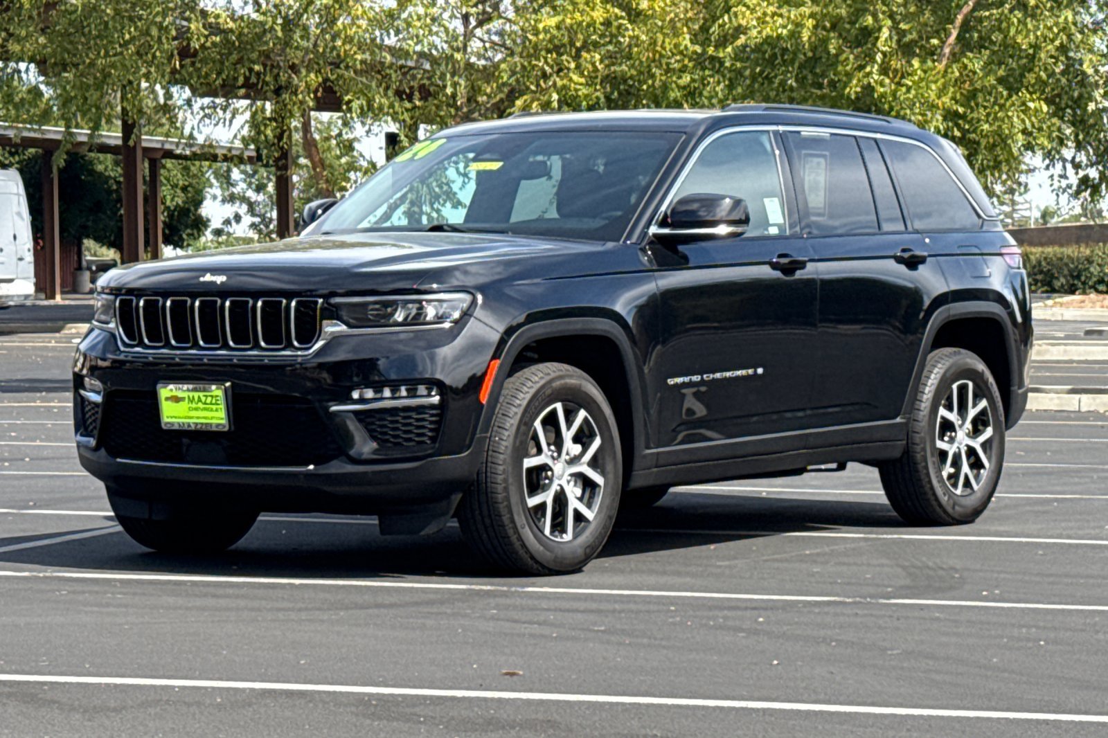 Used 2024 Jeep Grand Cherokee Limited RWD image 16
