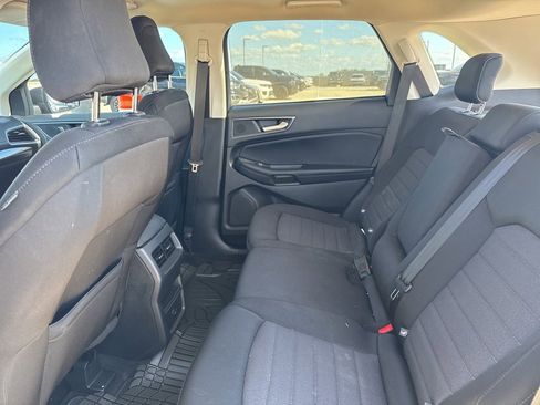 Used 2022 Ford Edge SE image 18