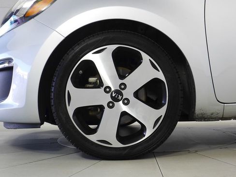 Used 2016 Kia Rio SX image 5