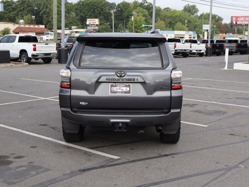 Used 2023 Toyota 4Runner SR5 Premium w/ Moonroof Package AWD/4WD image 9