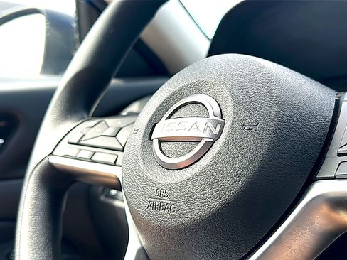 Used 2025 Nissan Altima 2.5 SV FWD image 30