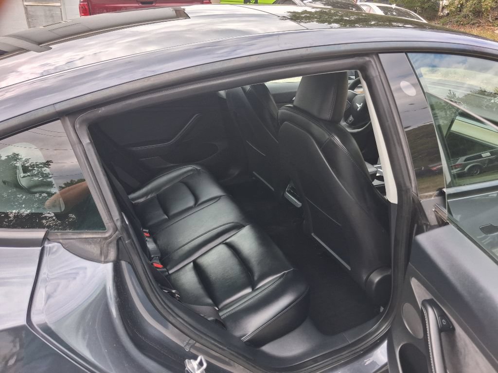 Used 2023 Tesla Model 3 Standard Range RWD image 11