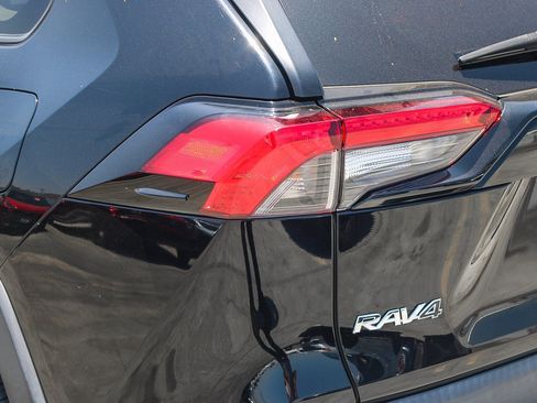 Used 2021 Toyota RAV4 XLE Premium FWD image 11