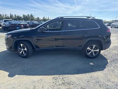 Used 2019 Jeep Cherokee Limited image 8