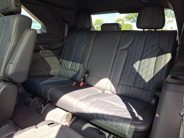 Certified 2026 Cadillac Escalade IQ Luxury 1 AWD/4WD image 10