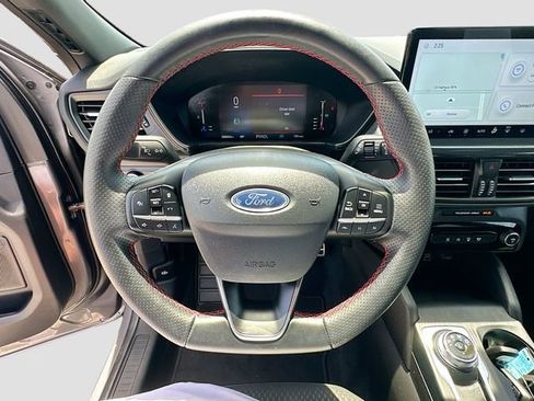 Used 2024 Ford Escape ST-Line w/ Tech Pack #1 FWD image 11