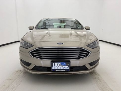 Used 2018 Ford Fusion SE FWD image 11