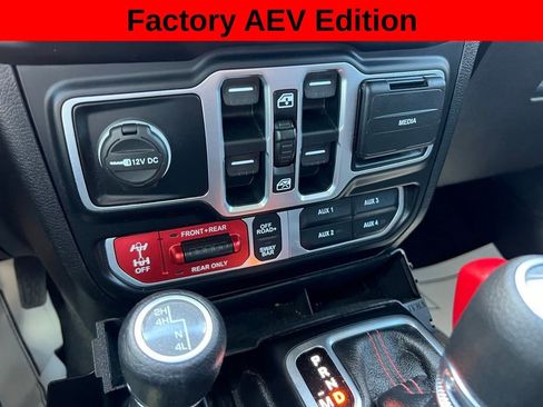 Used 2021 Jeep Wrangler Unlimited Rubicon AWD/4WD image 35