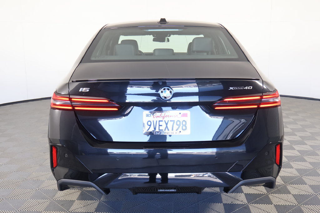Used 2026 BMW i5 eDrive40 w/ M Sport Package AWD/4WD image 5