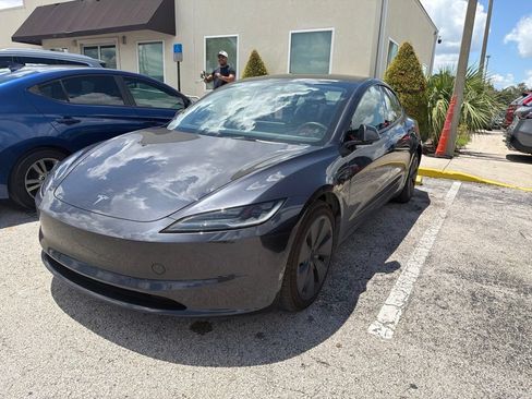 Used 2025 Tesla Model 3 RWD image 2