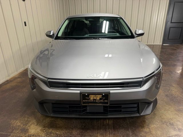 Used 2025 Kia K4 FWD image 2