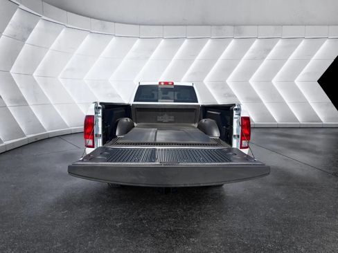 Used 2017 RAM 2500 SLT AWD/4WD image 9