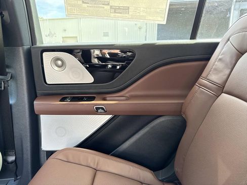 New 2026 Lincoln Aviator Reserve image 15