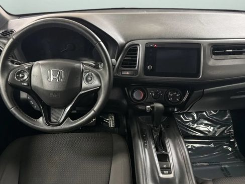 Used 2021 Honda HR-V Sport image 10