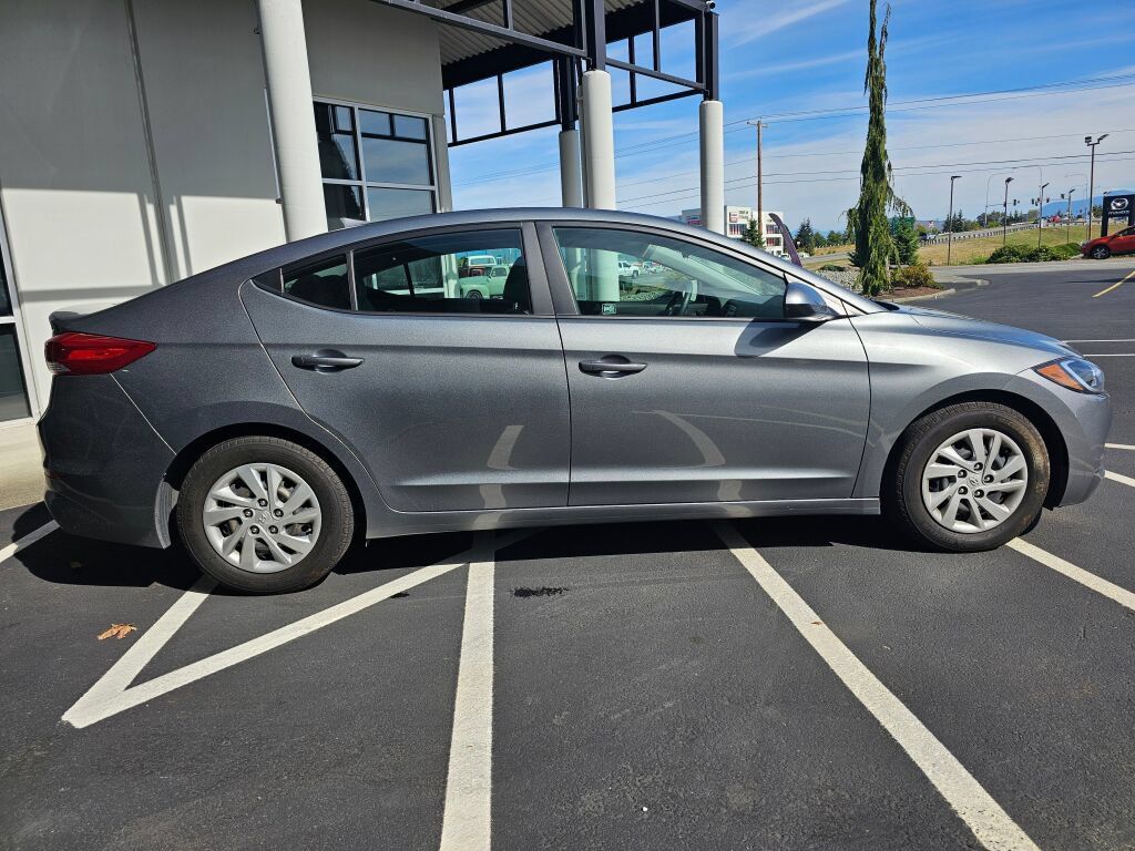Used 2017 Hyundai Elantra SE FWD image 6