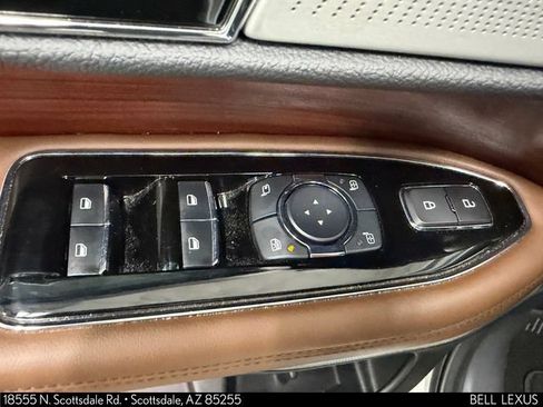 Used 2023 Lincoln Navigator Reserve AWD/4WD image 18