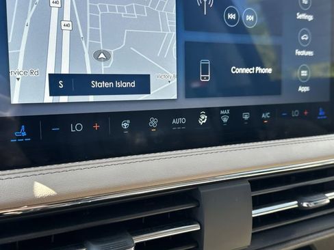 Certified 2024 Lincoln Corsair AWD w/ Equipment Group 101A image 23