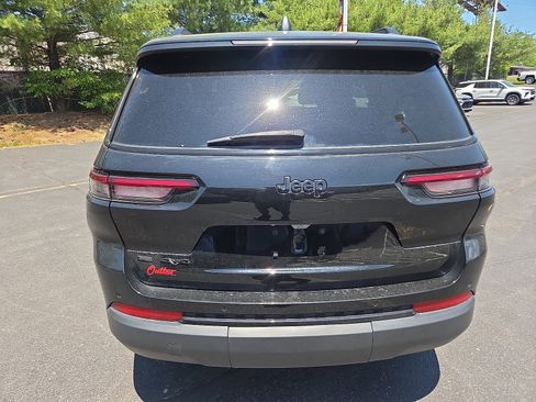 Used 2022 Jeep Grand Cherokee L Laredo AWD/4WD image 4