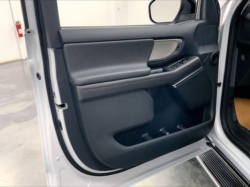 New 2025 Ford Expedition Max Active image 11