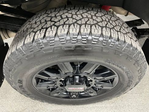 Used 2024 GMC Sierra 3500 AT4 w/ AT4 Premium Plus Package AWD/4WD image 17