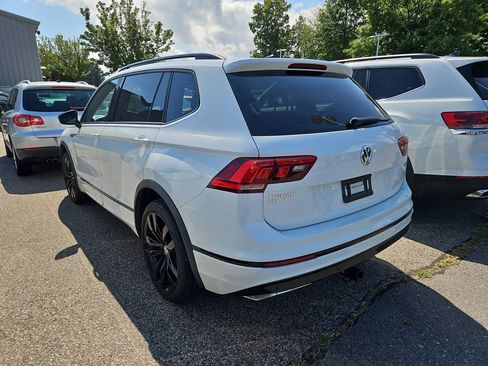 Used 2021 Volkswagen Tiguan SE R-Line AWD/4WD image 2