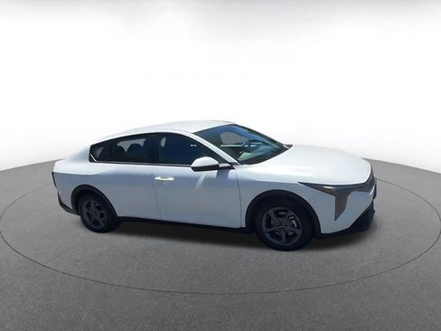Used 2025 Kia K4 FWD image 2
