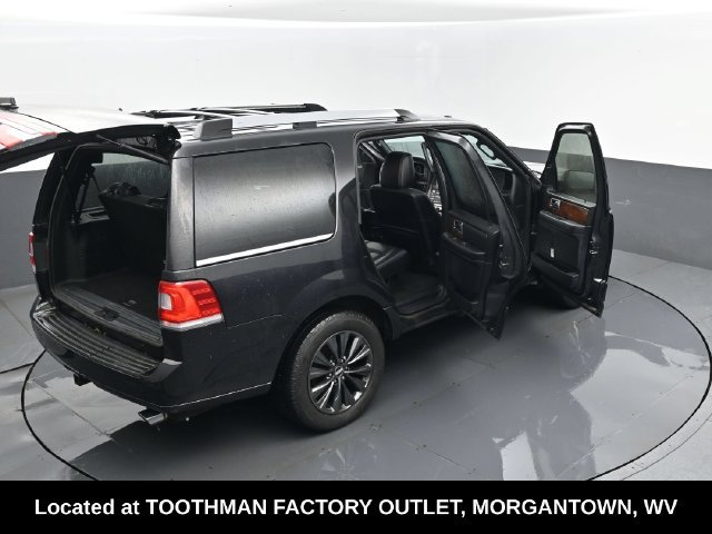 Used 2015 Lincoln Navigator 2WD image 32