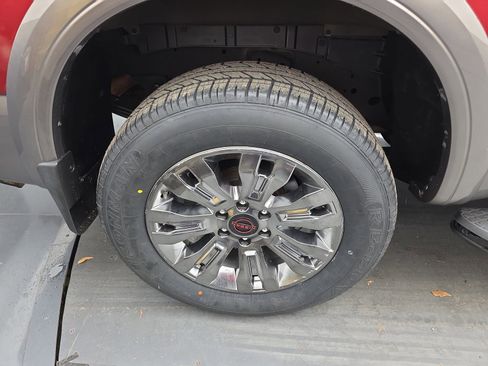 Used 2019 Nissan Titan Platinum Reserve image 16